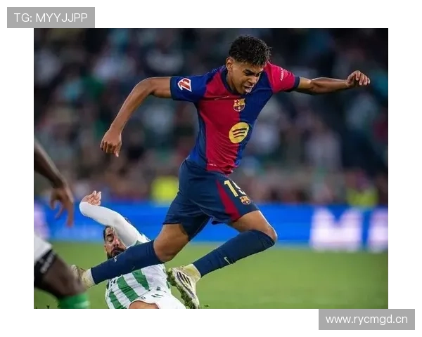 罗德里戈与拉菲尼亚边路进攻效率及战术适配性对比分析 罗德里戈与拉菲尼亚边路进攻效率及战术适配性对比分析