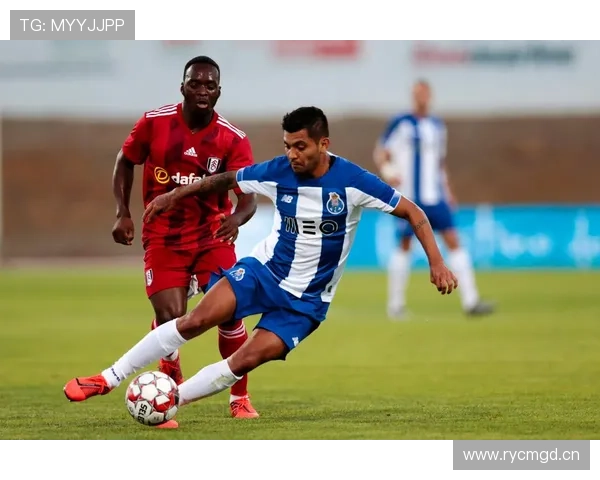 AC米兰中场表面运转正常，关键连接环节屡现断链问题