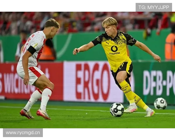 多特蒙德再遭失利,体系问题显现,稳定性面临考验 多特蒙德再遭失利,体系问题显现,稳定性面临考验