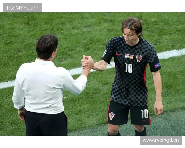 莫德里奇家冰箱里只放蛋白粉和冰水