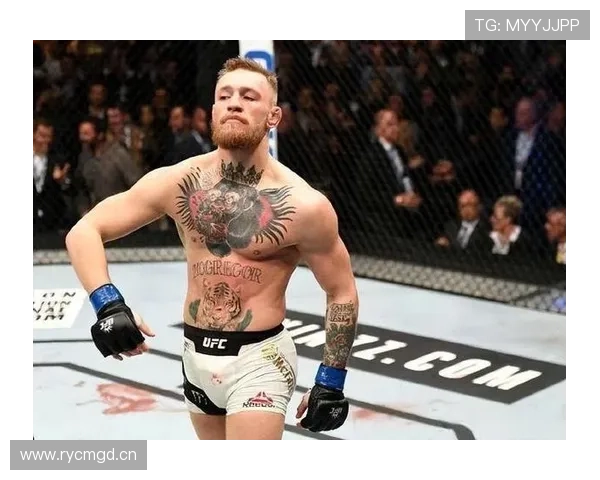 康纳麦格雷戈今天又穿得像夜店老板，打拳的时候怎么看都不像要回家吃饭的人啊