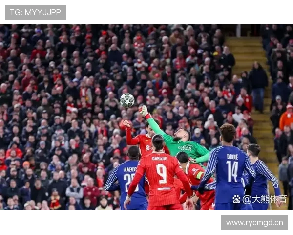 登贝莱与萨拉赫在进攻触点下形成偏移趋势