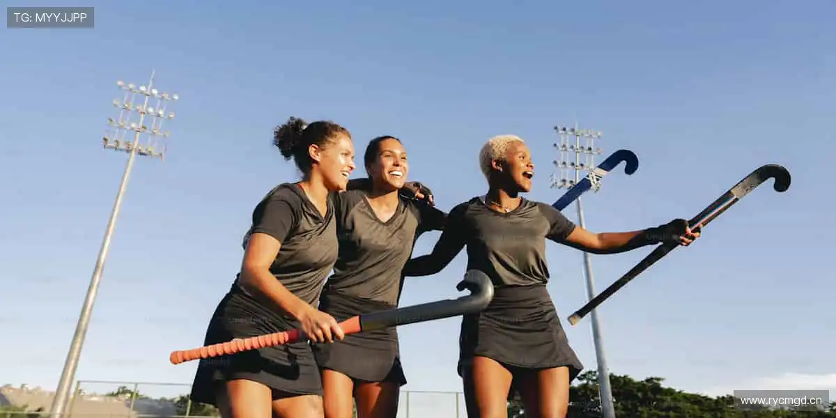 周边好物，粉丝专属！👕🎁 从球衣到纪念章，把热爱穿在身上！